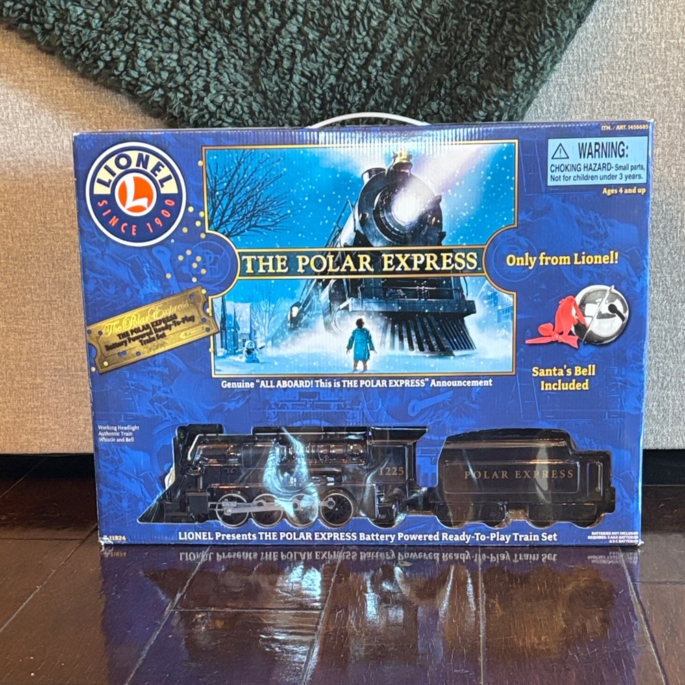 Lionel The Polar Express Train Set - Black with ‘All Aboard’ Announcement